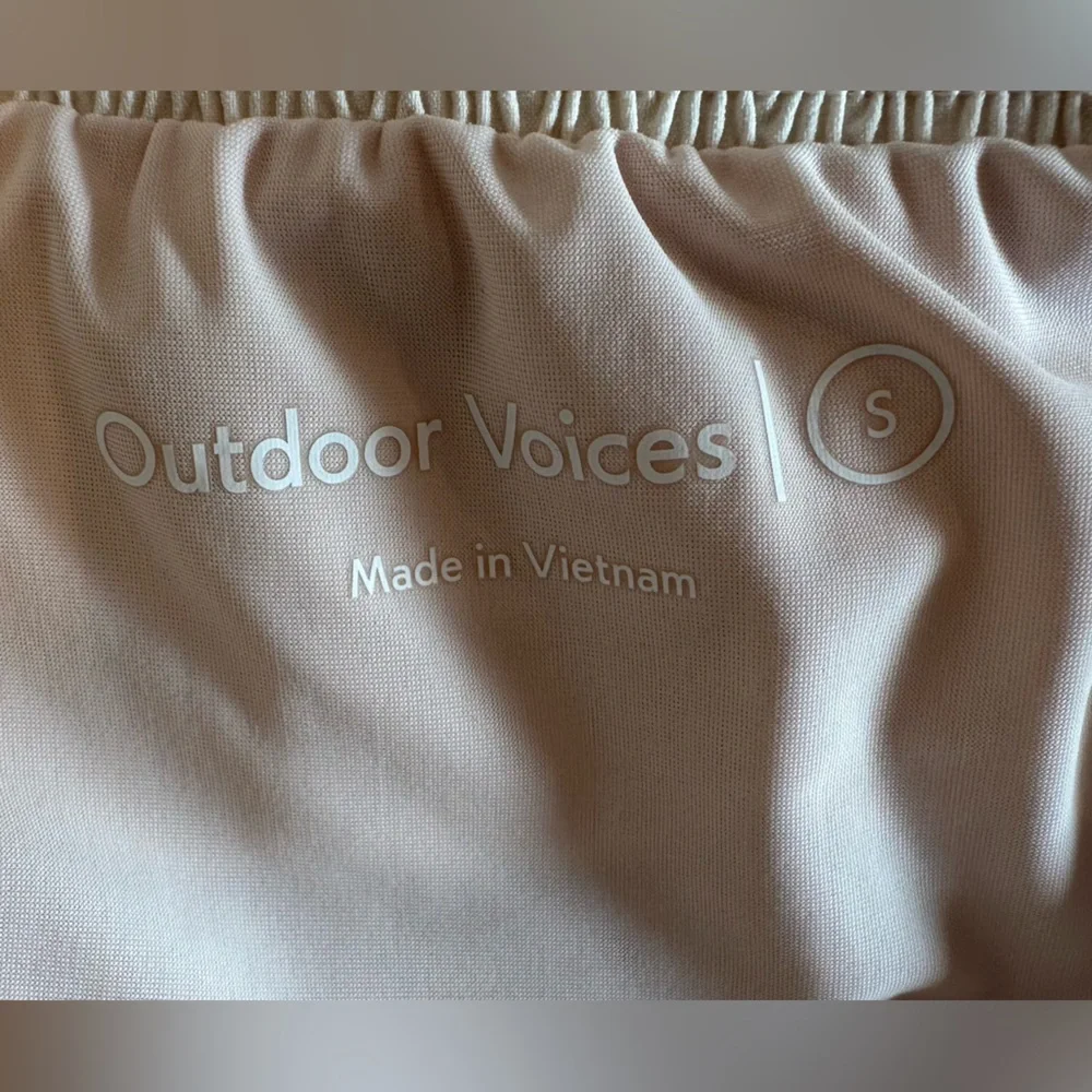 Outdoor Voices Lightspeed 2.5” Pace Short